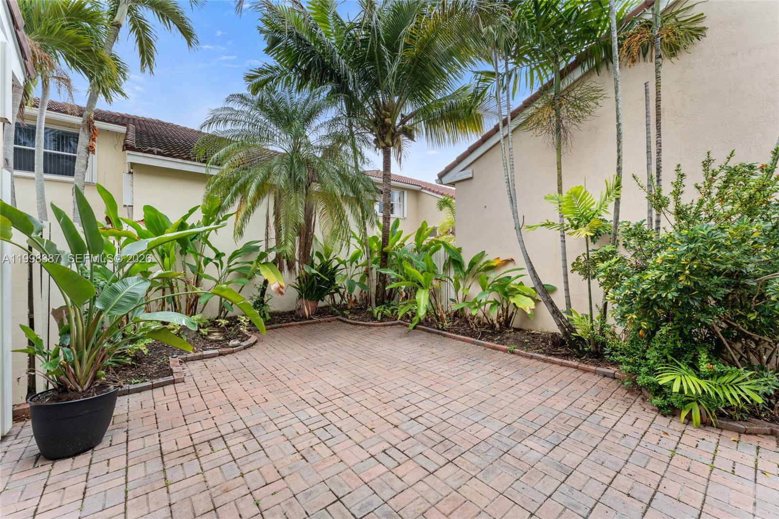 WEST LAKE VILLAGE - Residential Lease