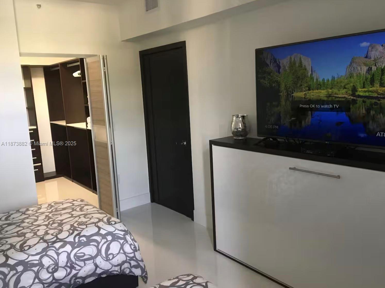 THE YACHT CLUB AT AVENTUR - Residential