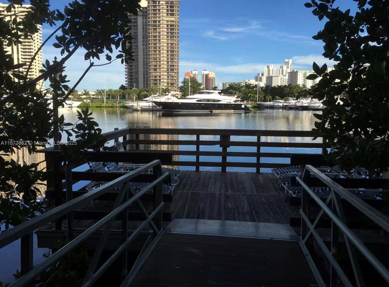 THE YACHT CLUB AT AVENTUR - Residential