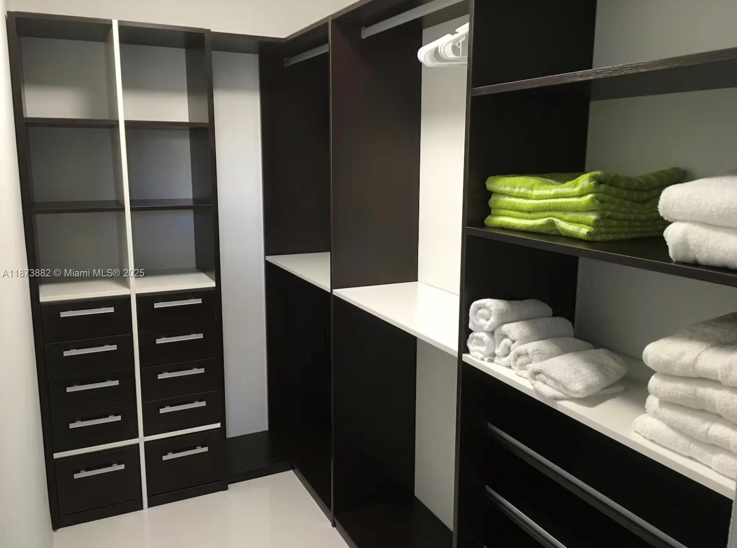 THE YACHT CLUB AT AVENTUR - Residential