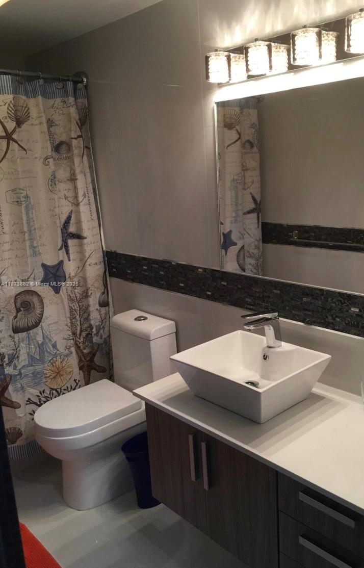 THE YACHT CLUB AT AVENTUR - Residential