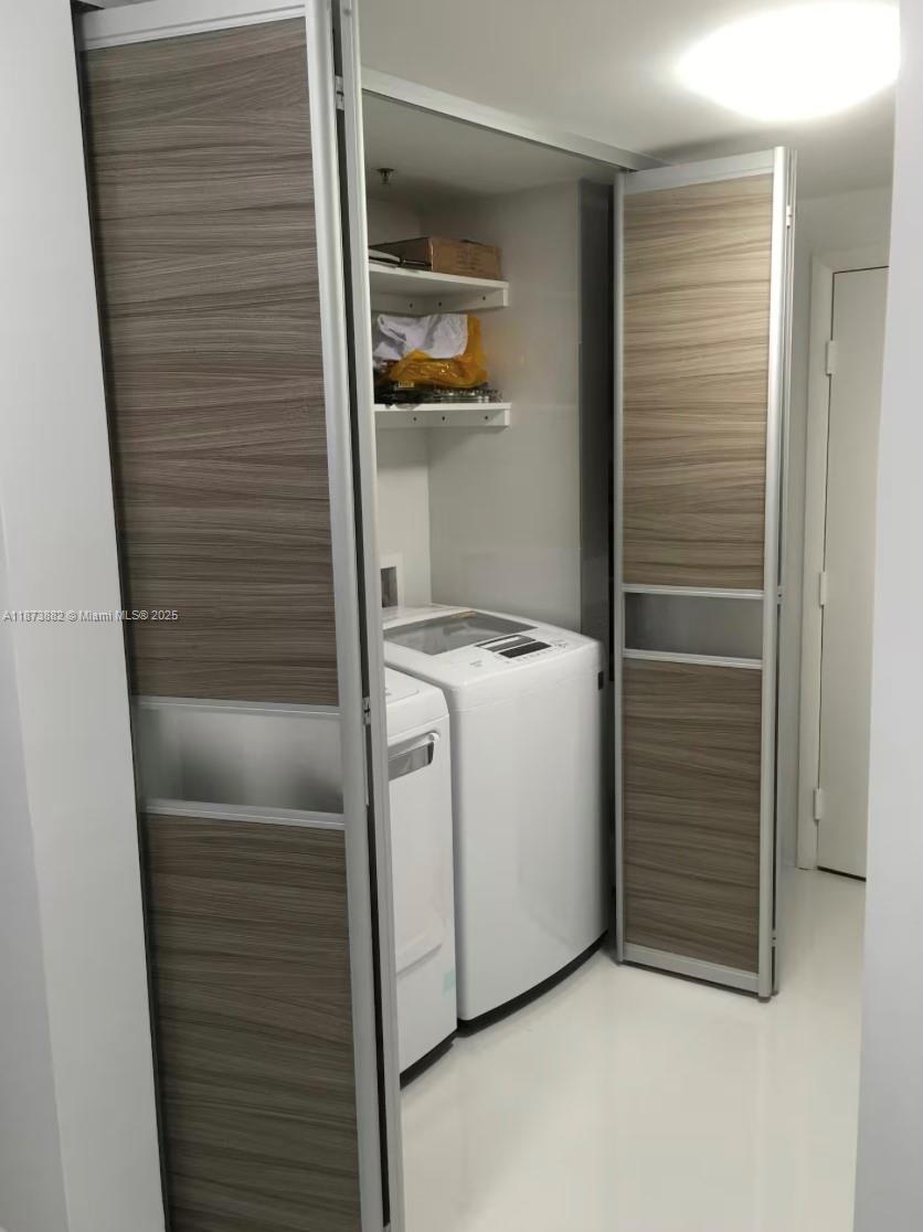 THE YACHT CLUB AT AVENTUR - Residential