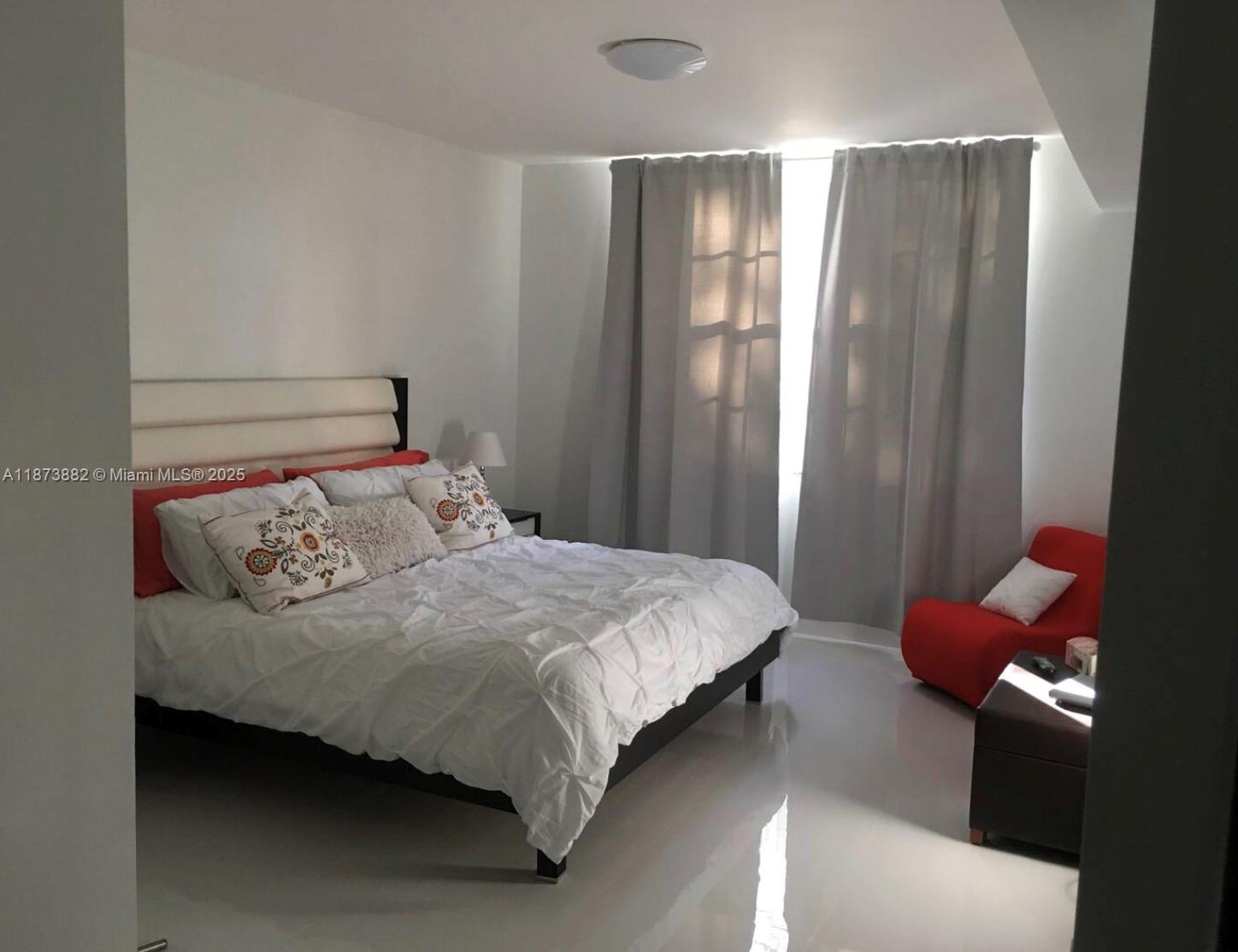 THE YACHT CLUB AT AVENTUR - Residential