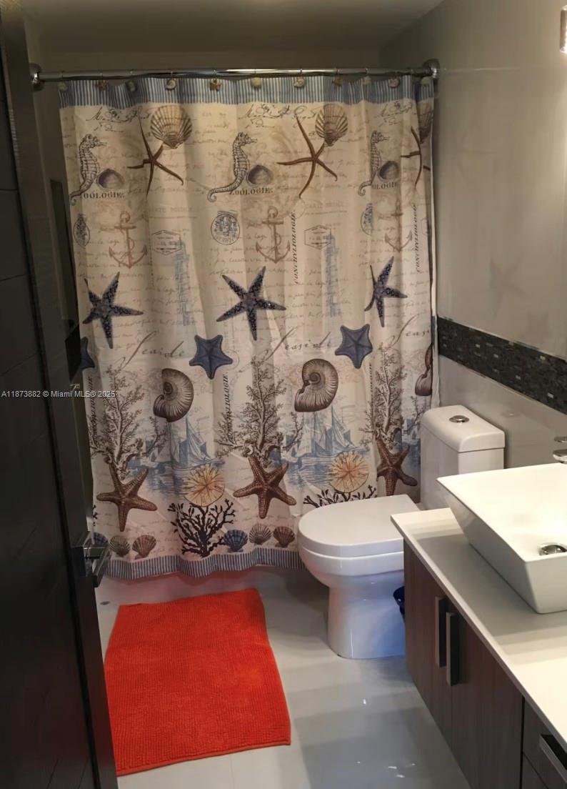 THE YACHT CLUB AT AVENTUR - Residential