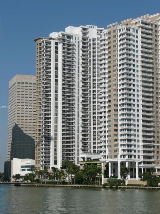 901 Brickell Key Blvd 2001