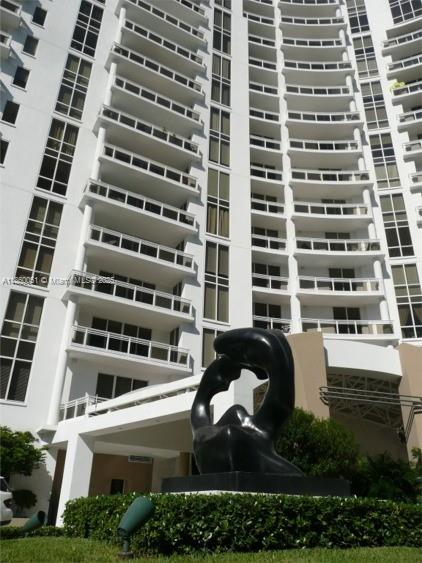 901 Brickell Key Blvd 2001