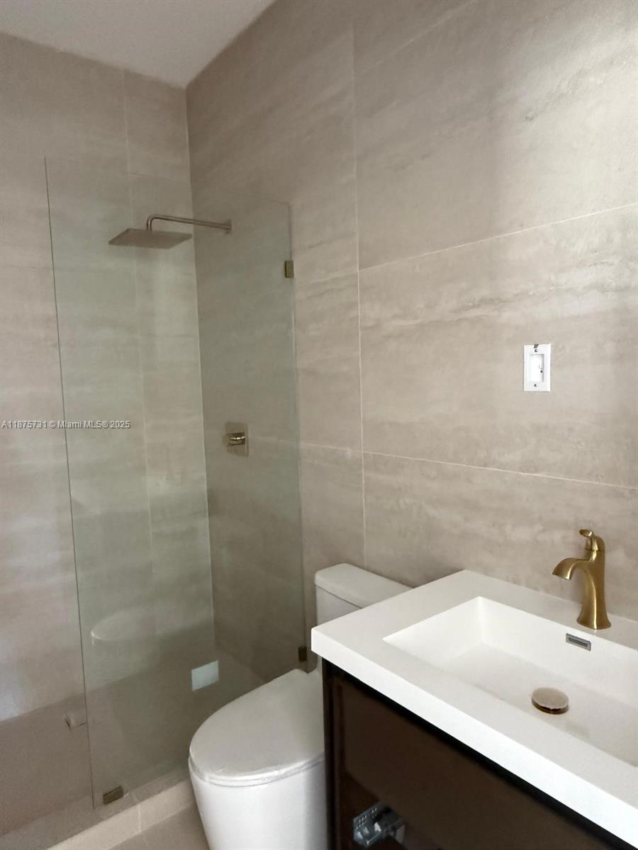 BEACON MANOR - Residential Lease