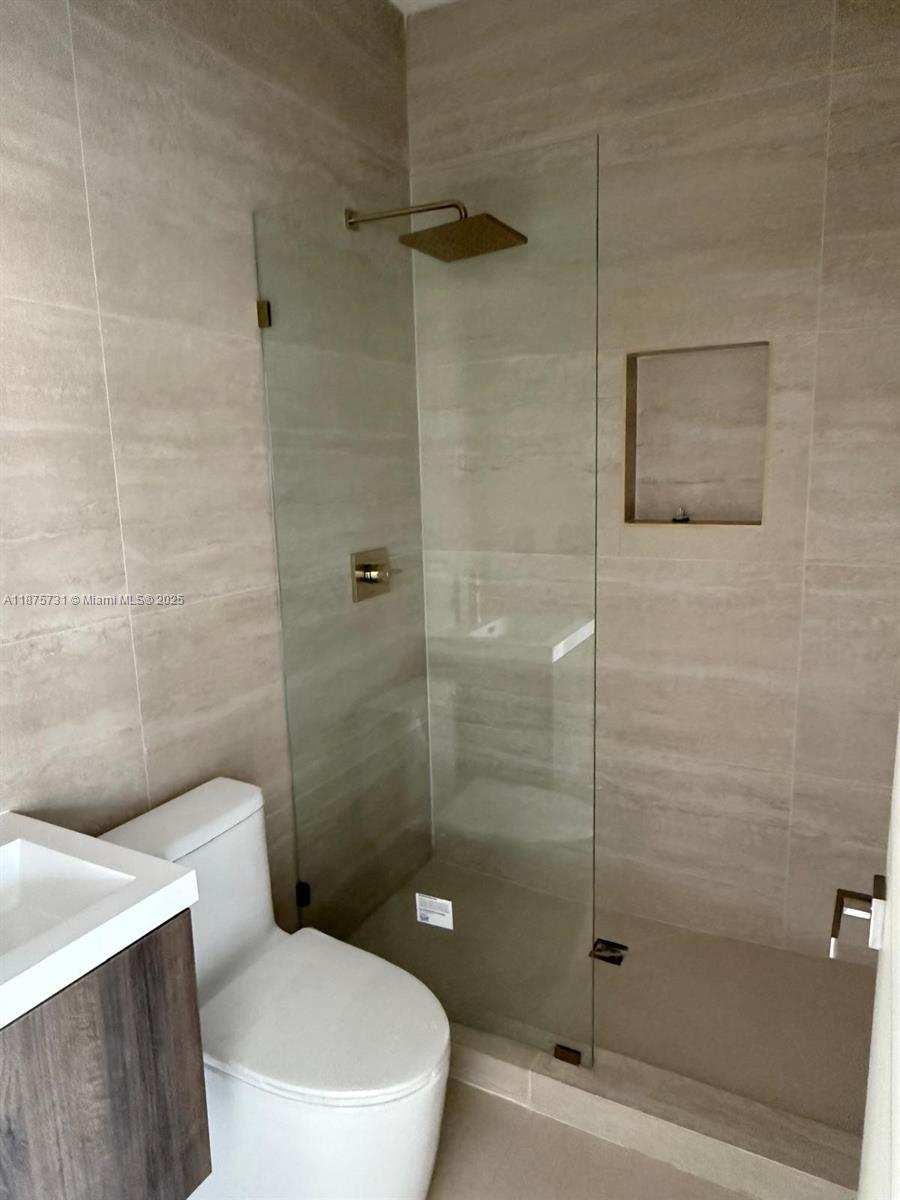 BEACON MANOR - Residential Lease