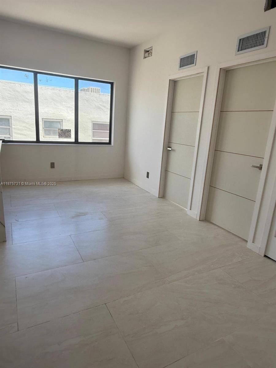 BEACON MANOR - Residential Lease