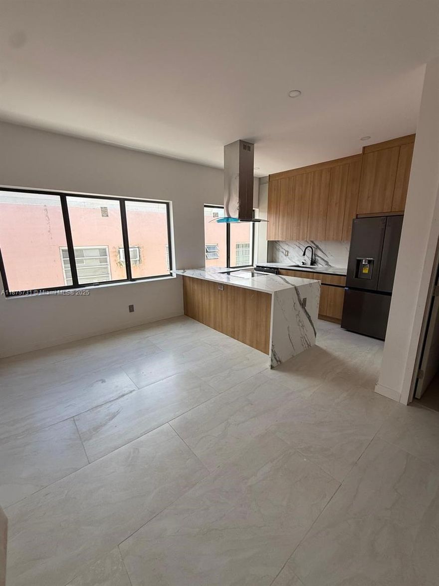 MOVE IN SPECIAL - FIRST MONTH FREE! Spectacular 2-bedroom 1-bathroom. Super spacious and bright rooms, fully equipped kitchen. Centrally located near Downtown Miami, Brickell, Coral Gables. Great location! Ready to move in. Remodeled to new!