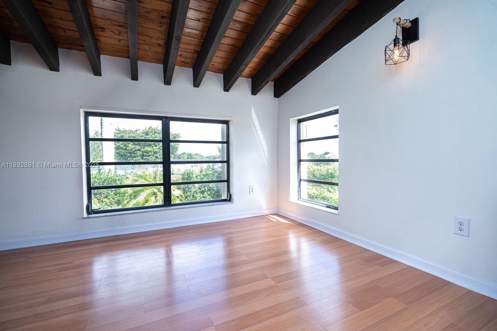 ROYALE GREEN SEC 2 - Residential Lease