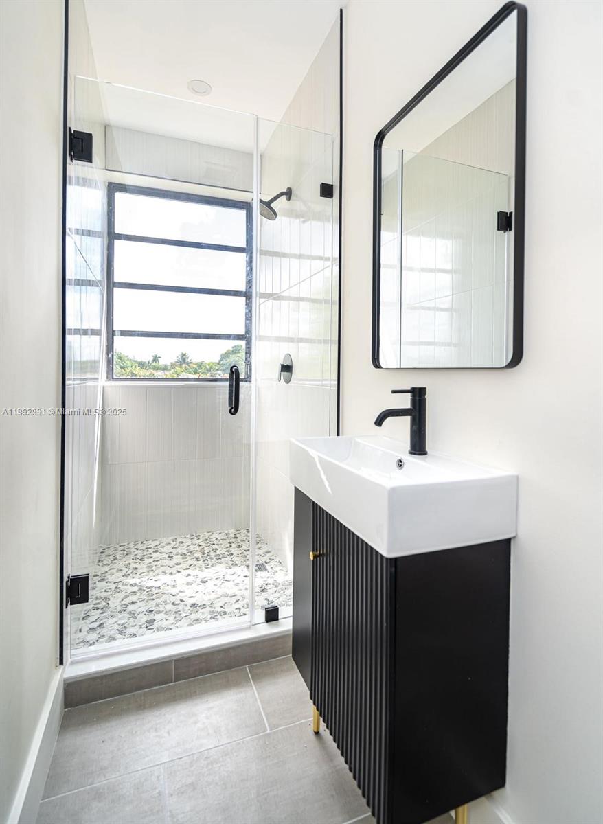 ROYALE GREEN SEC 2 - Residential Lease