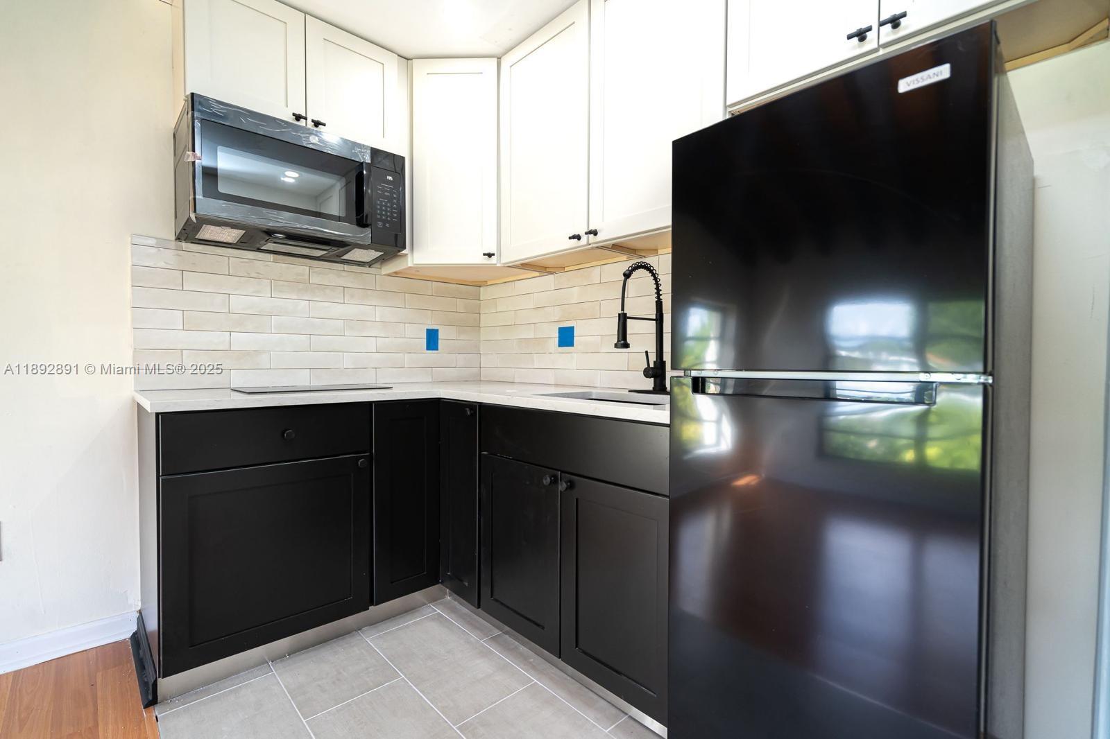 ROYALE GREEN SEC 2 - Residential Lease