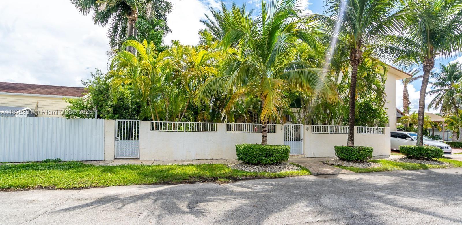 ROYALE GREEN SEC 2 - Residential Lease