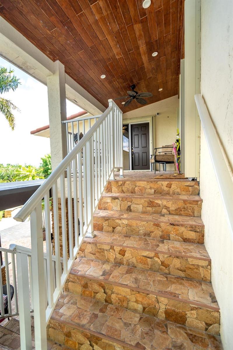 ROYALE GREEN SEC 2 - Residential Lease