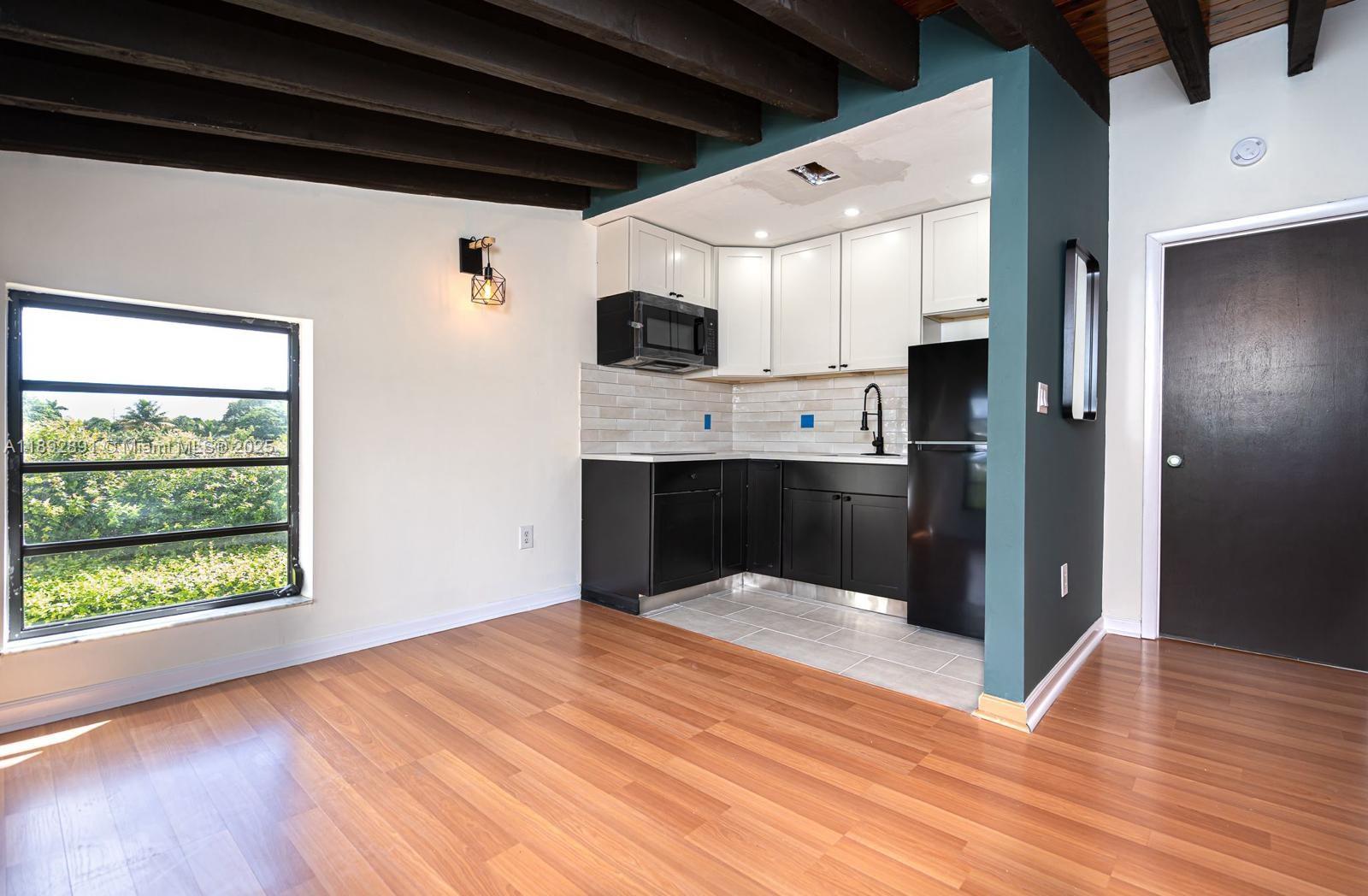 ROYALE GREEN SEC 2 - Residential Lease