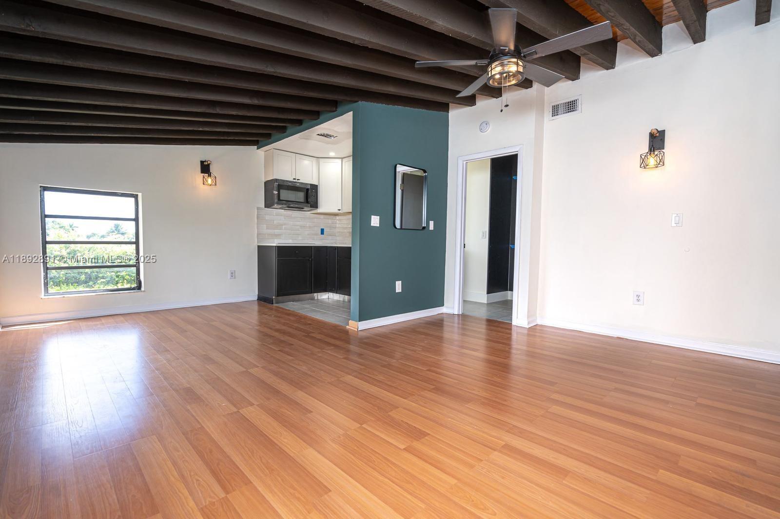 ROYALE GREEN SEC 2 - Residential Lease