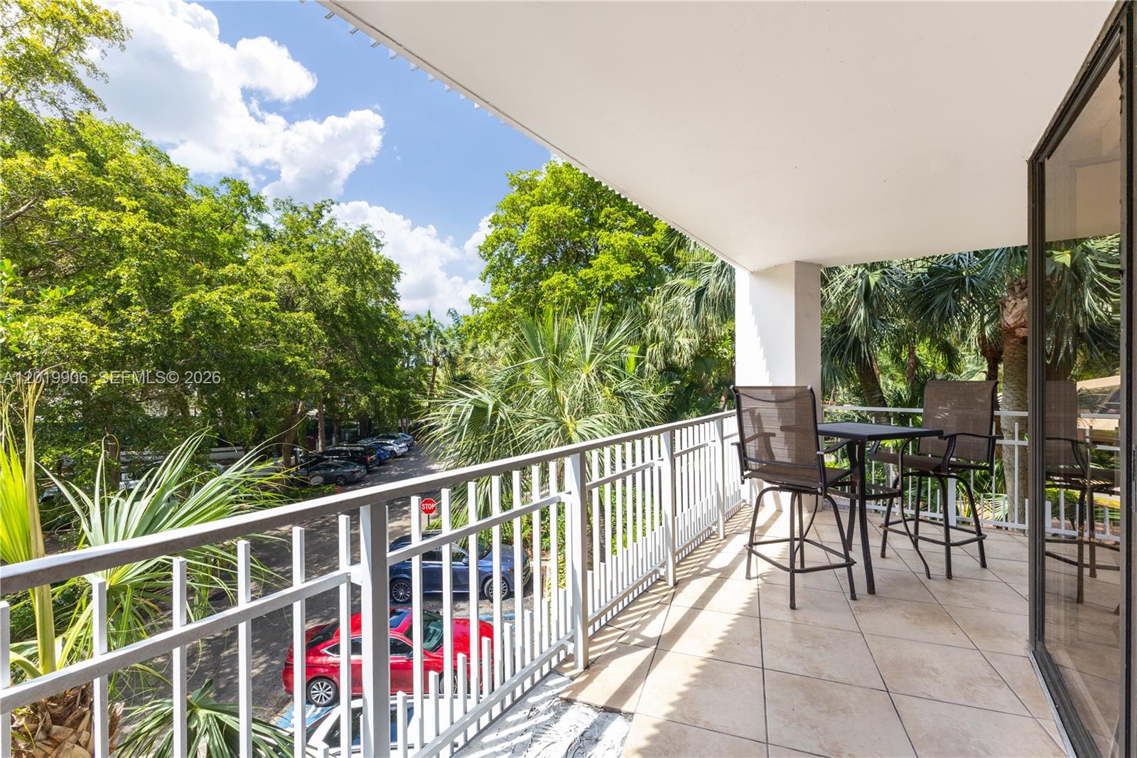 TOWERS OF QUAYSIDE CONDO - Residential