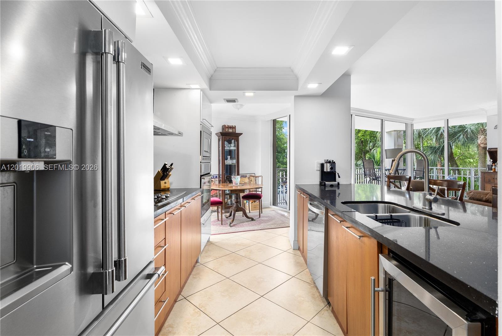 TOWERS OF QUAYSIDE CONDO - Residential