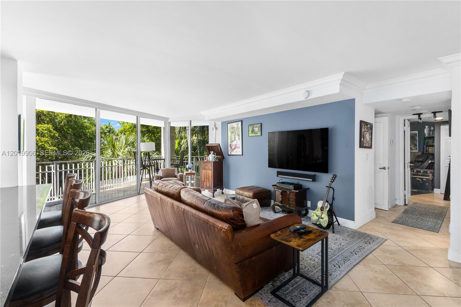 TOWERS OF QUAYSIDE CONDO - Residential