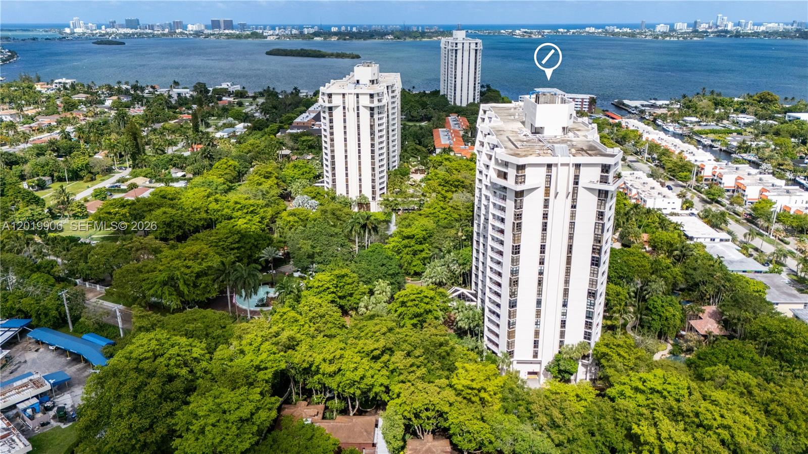 TOWERS OF QUAYSIDE CONDO - Residential