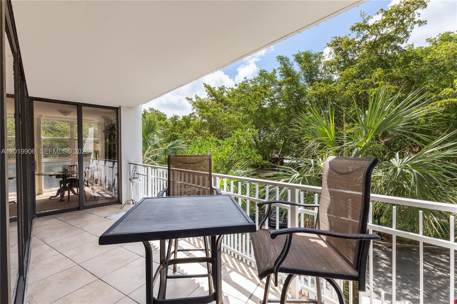 TOWERS OF QUAYSIDE CONDO - Residential