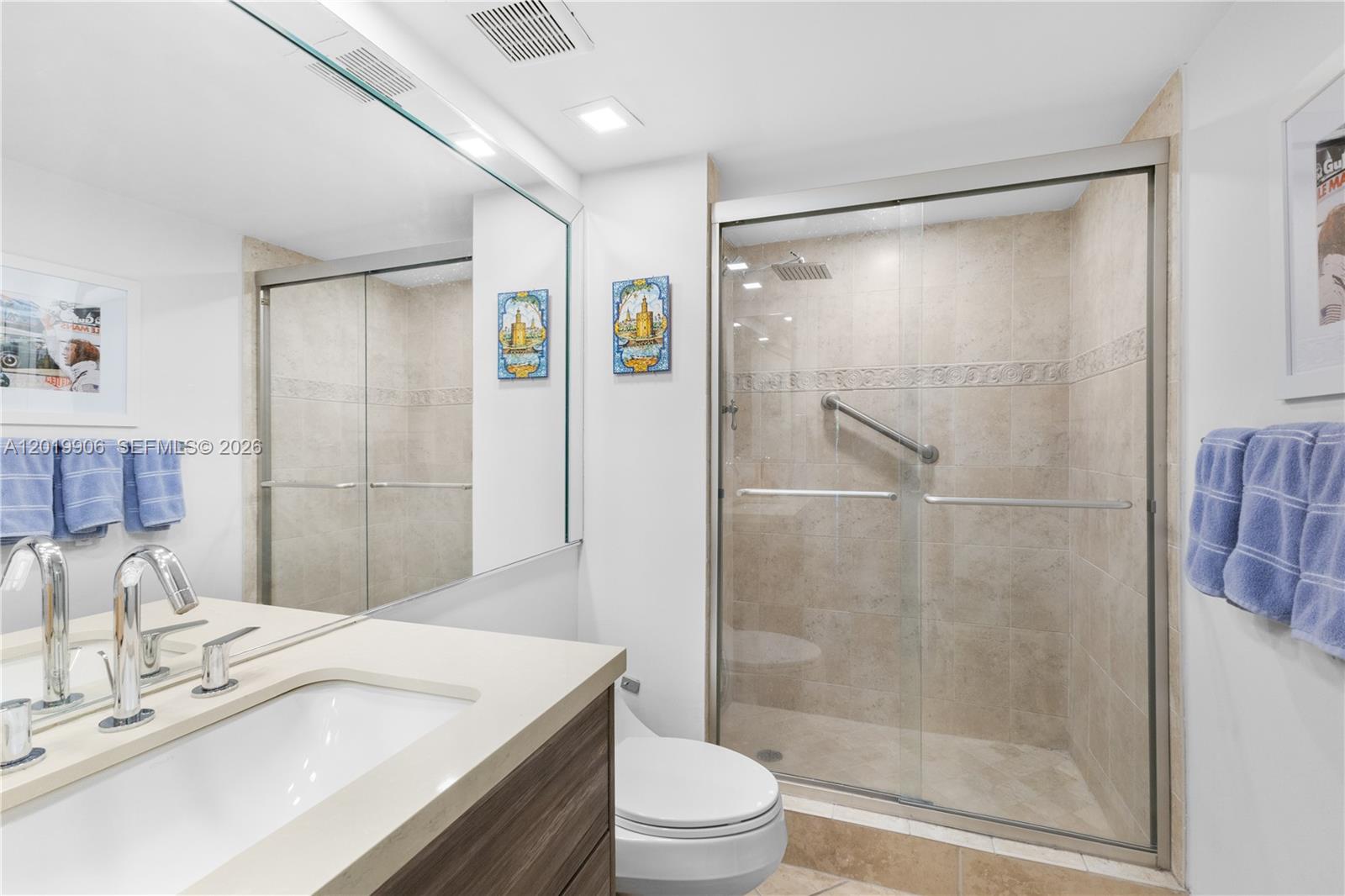 TOWERS OF QUAYSIDE CONDO - Residential