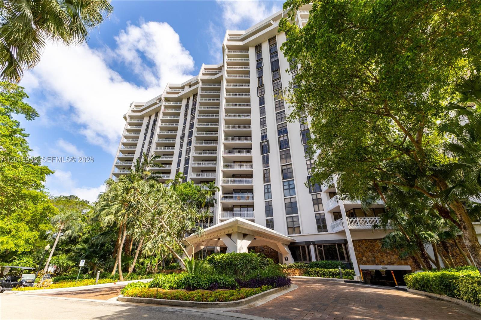 TOWERS OF QUAYSIDE CONDO - Residential