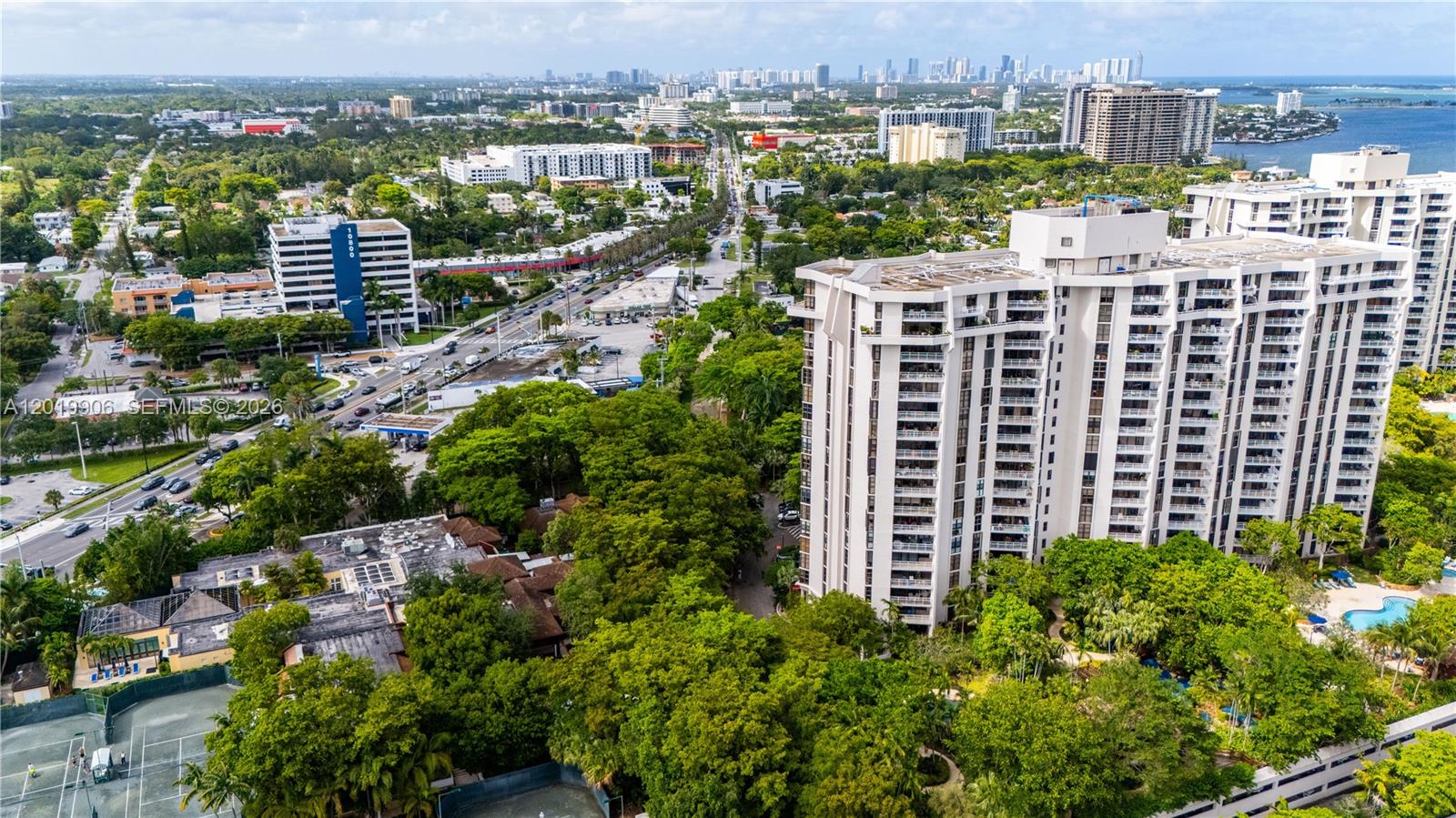 TOWERS OF QUAYSIDE CONDO - Residential