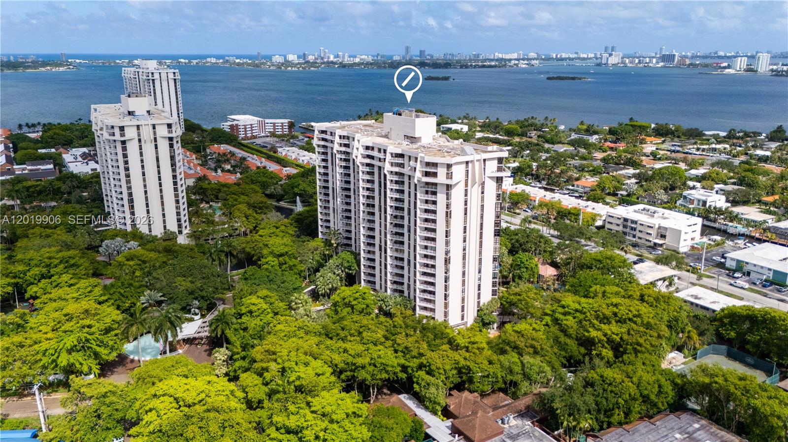 TOWERS OF QUAYSIDE CONDO - Residential