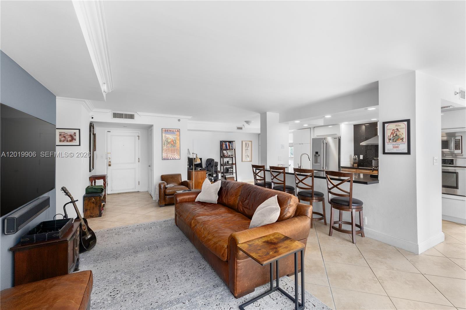TOWERS OF QUAYSIDE CONDO - Residential