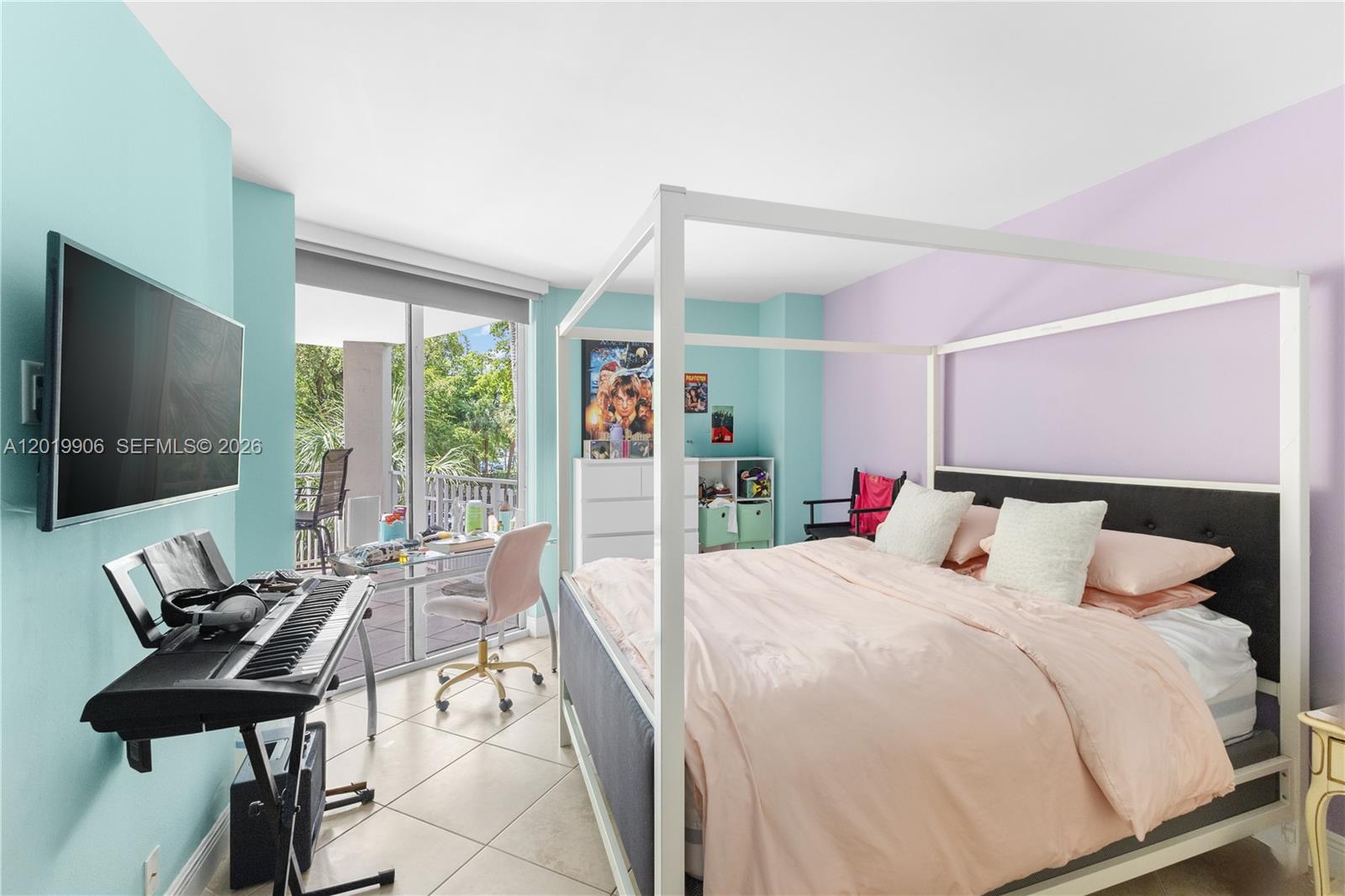 TOWERS OF QUAYSIDE CONDO - Residential