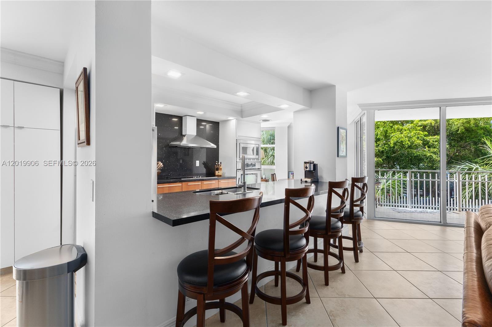 TOWERS OF QUAYSIDE CONDO - Residential