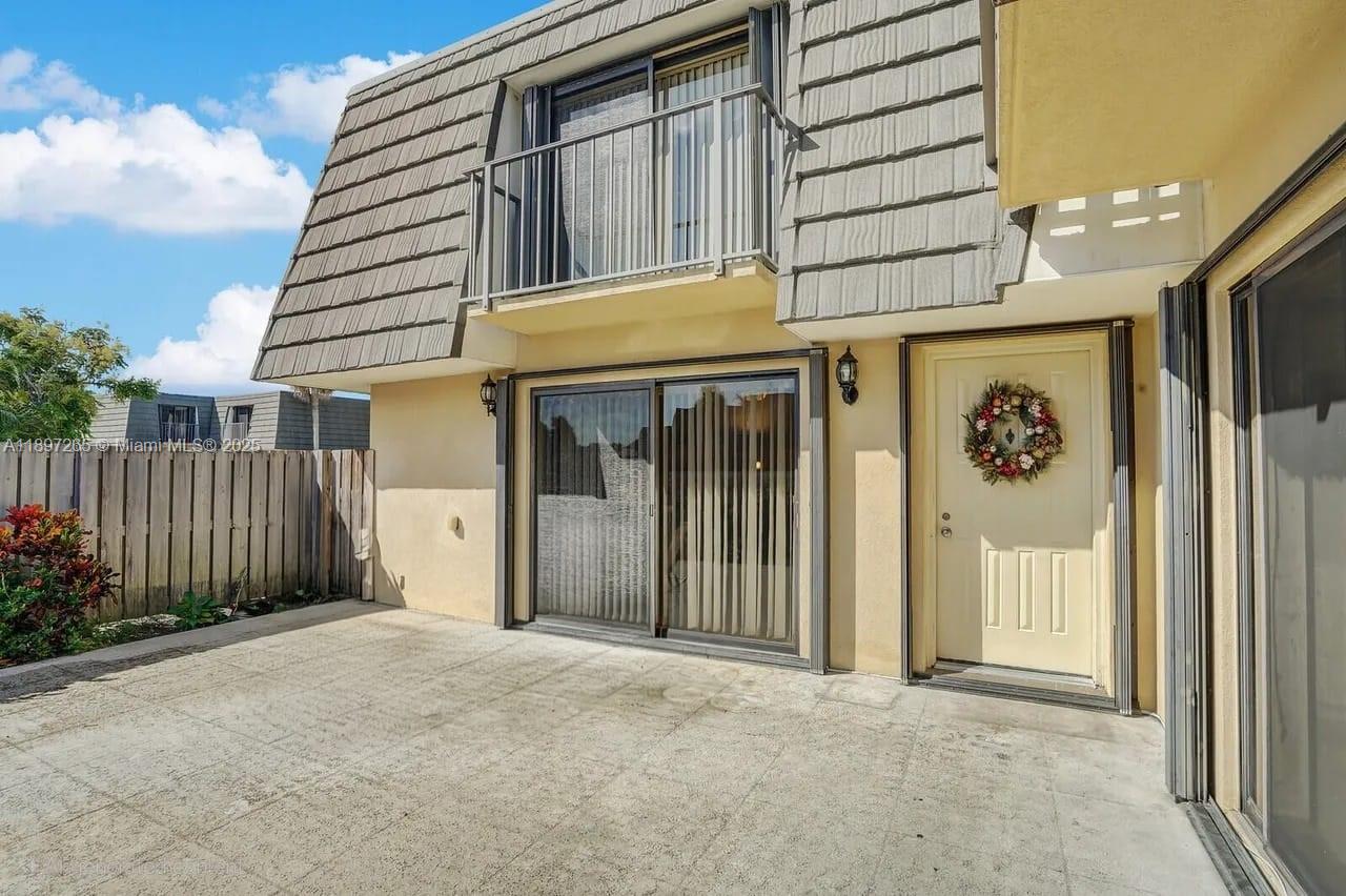 VILLAGE OF SANDALWOOD LAK - Residential Lease