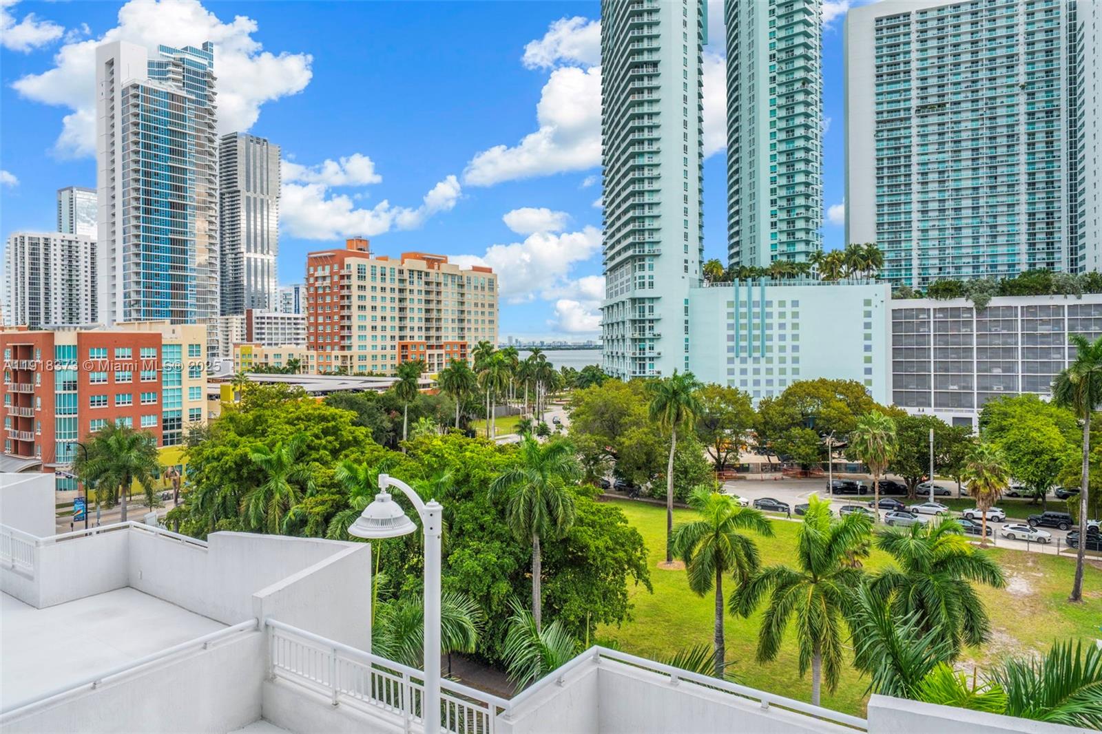 1800 BISCAYNE PLAZA CONDO - Residential