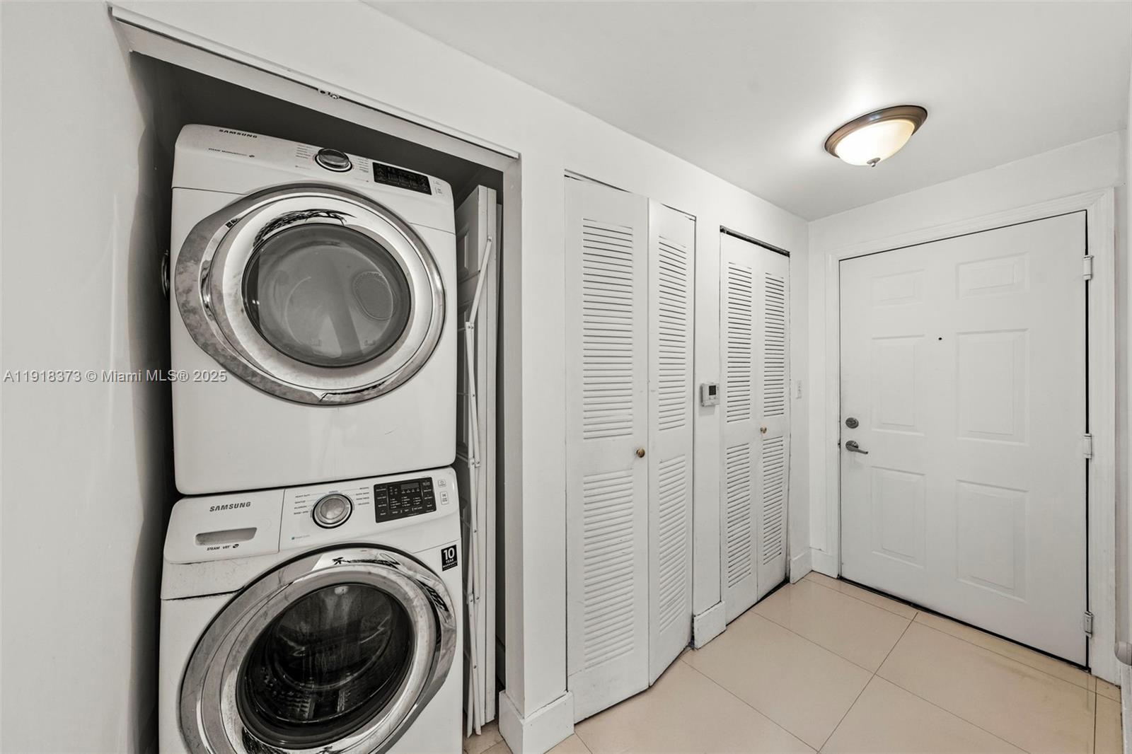 1800 BISCAYNE PLAZA CONDO - Residential