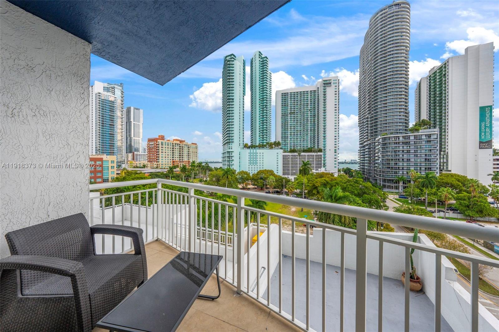 1800 BISCAYNE PLAZA CONDO - Residential