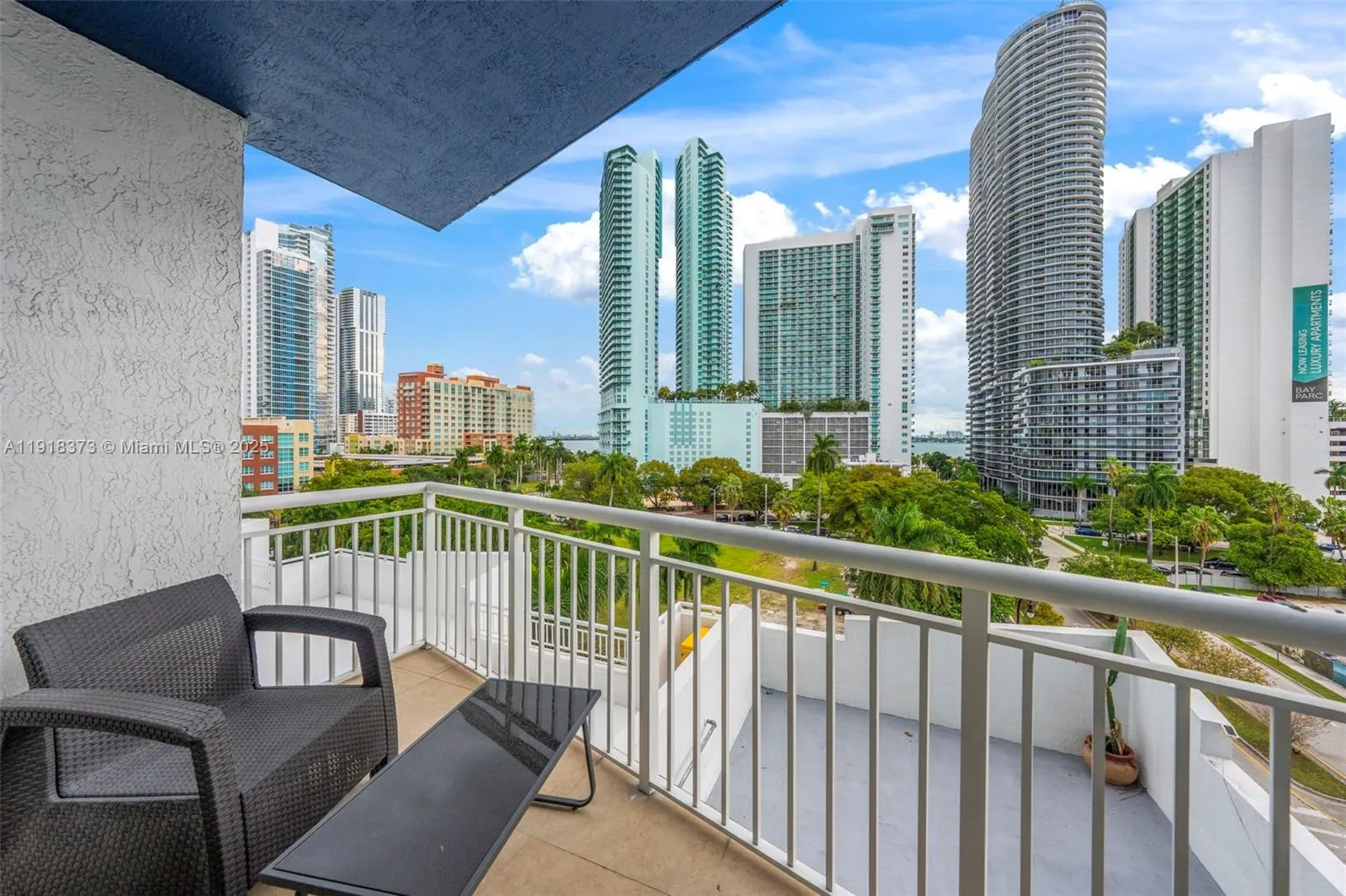 Miami, Florida 33132, United States, 3 Bedrooms Bedrooms, ,2 BathroomsBathrooms,Residential,Active,247560