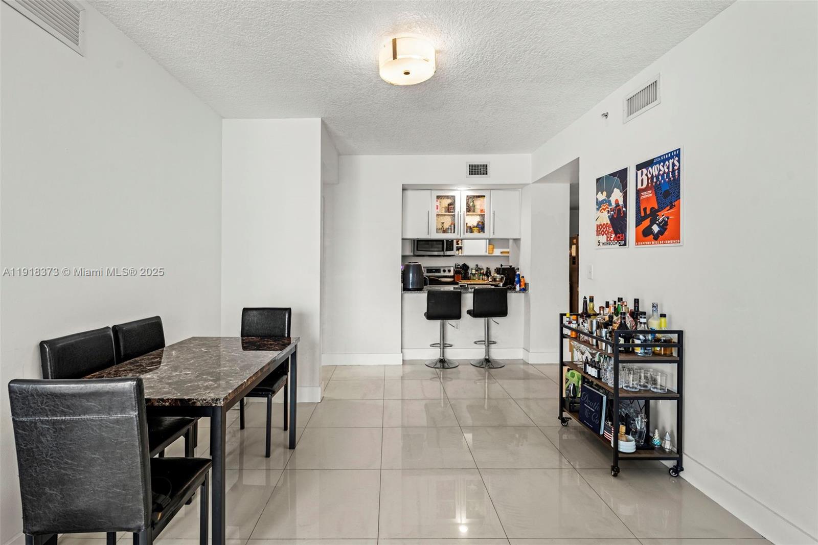 1800 BISCAYNE PLAZA CONDO - Residential