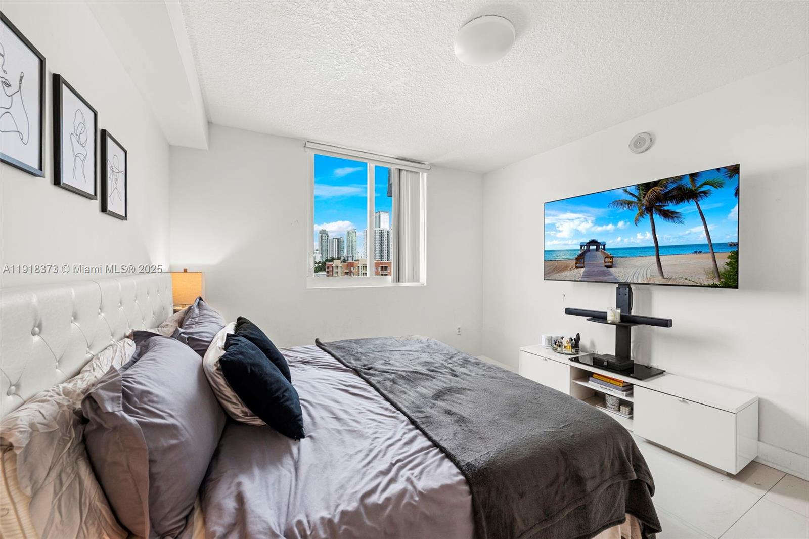 1800 BISCAYNE PLAZA CONDO - Residential