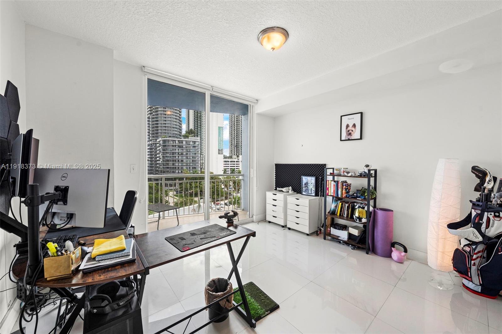 1800 BISCAYNE PLAZA CONDO - Residential