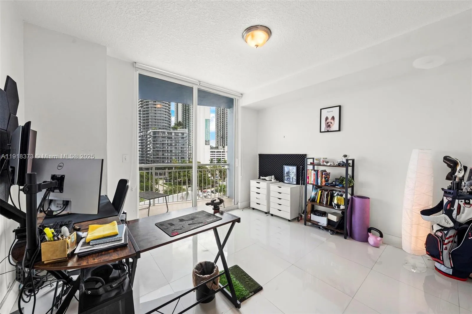 Miami, Florida 33132, United States, 3 Bedrooms Bedrooms, ,2 BathroomsBathrooms,Residential,Active,247560