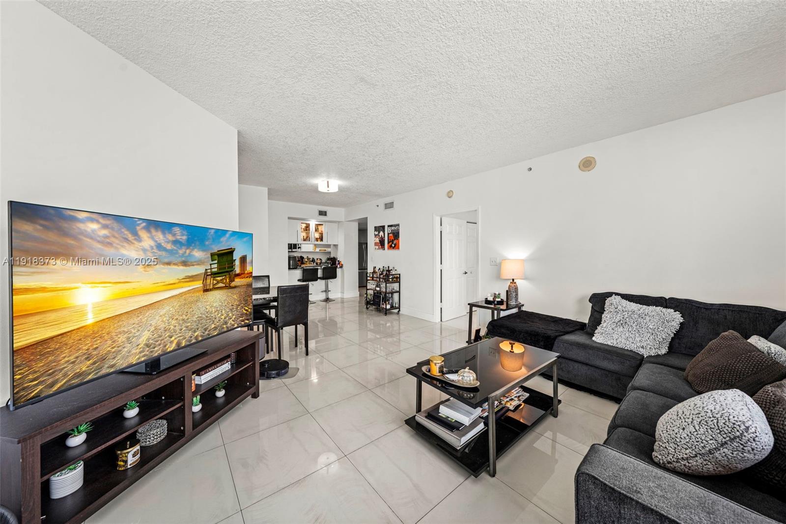 1800 BISCAYNE PLAZA CONDO - Residential