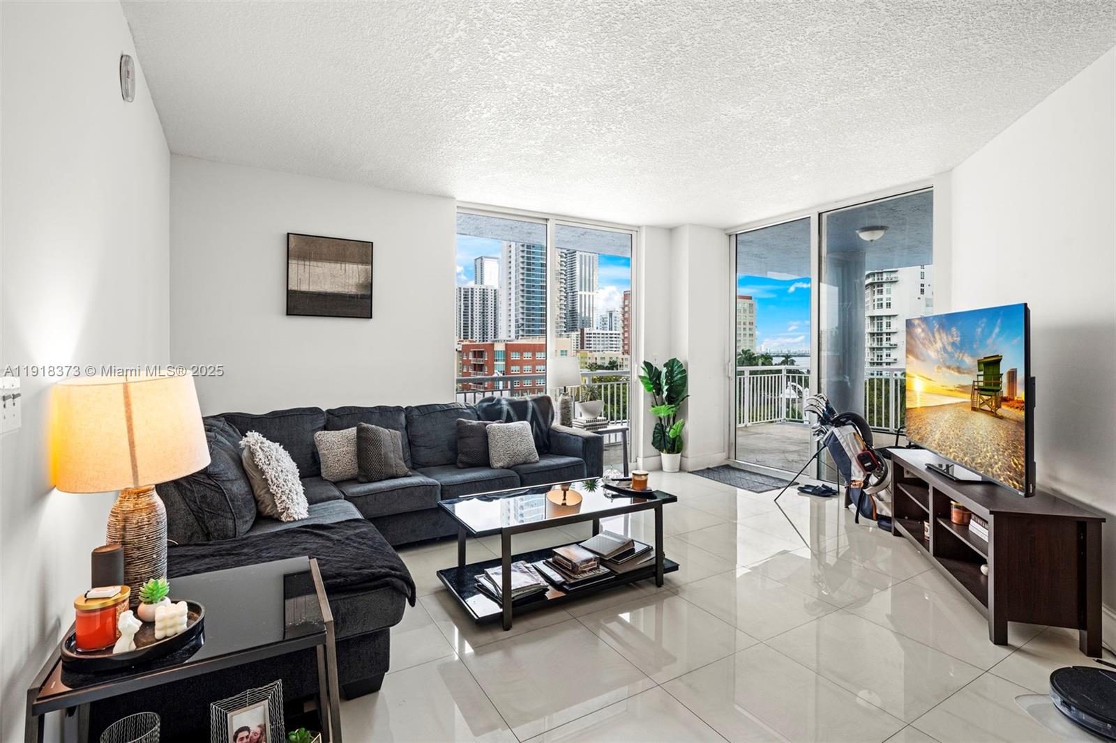 1800 BISCAYNE PLAZA CONDO - Residential