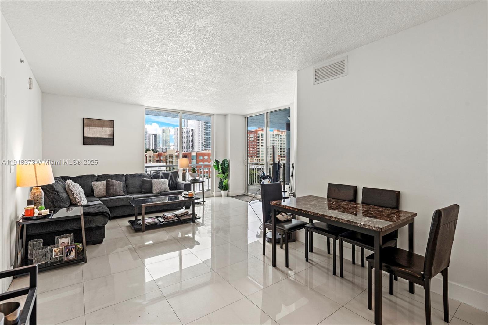 1800 BISCAYNE PLAZA CONDO - Residential