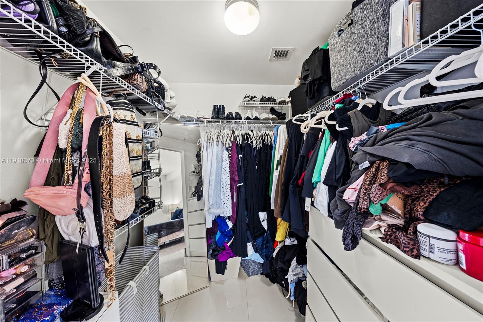 1800 BISCAYNE PLAZA CONDO - Residential