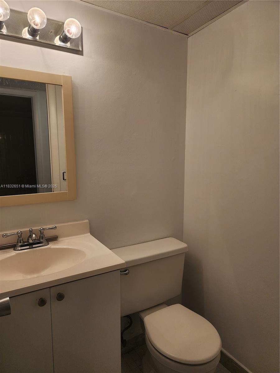 WIMBLEDON AT JACARANDA CO - Residential Lease