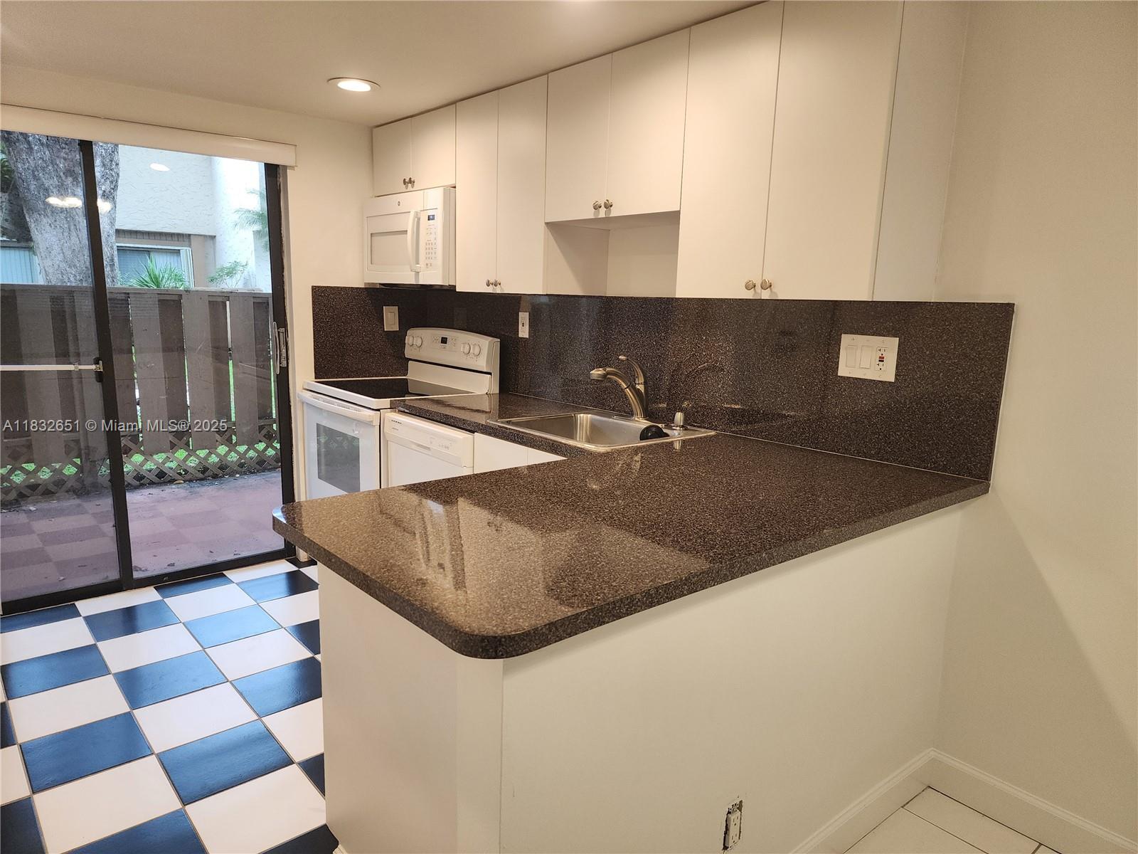 WIMBLEDON AT JACARANDA CO - Residential Lease
