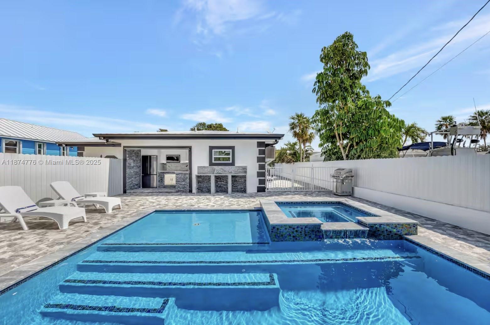 VENICE KEY VACCAS - Residential