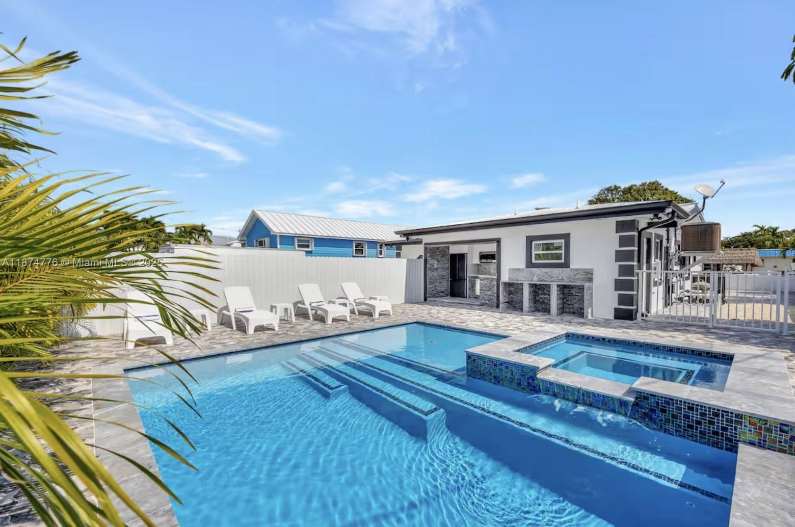 VENICE KEY VACCAS - Residential